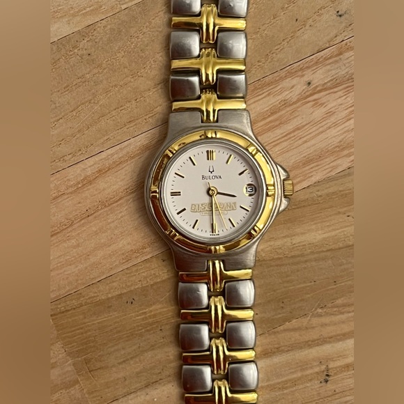 Bulova Ladies Watch White Dial Two Tone Bracelet Date Window 98U02 - Picture 6 of 13